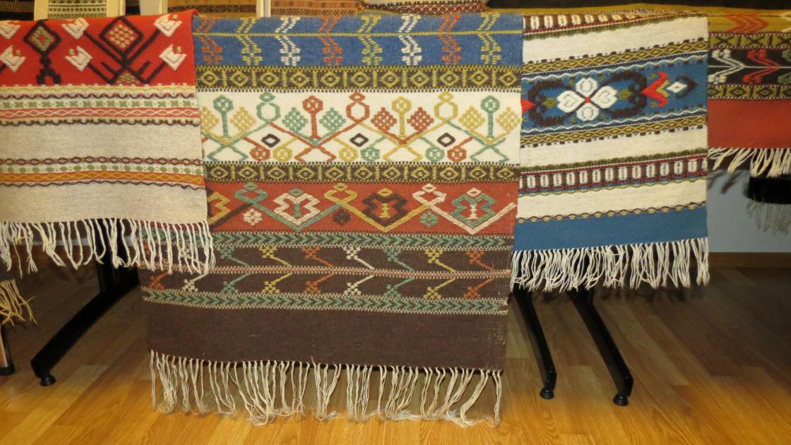 Løpere i samme teknikk var også å finne i den rikholdige utstillingen