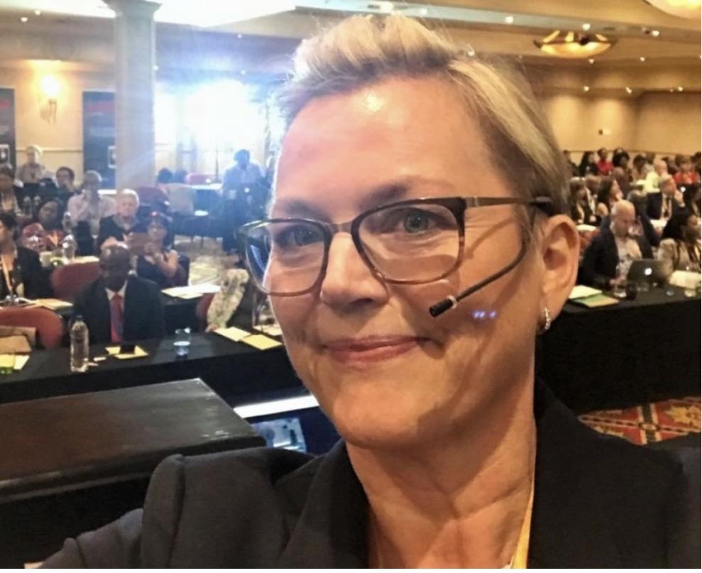 Anne Mette Hjelle kommer