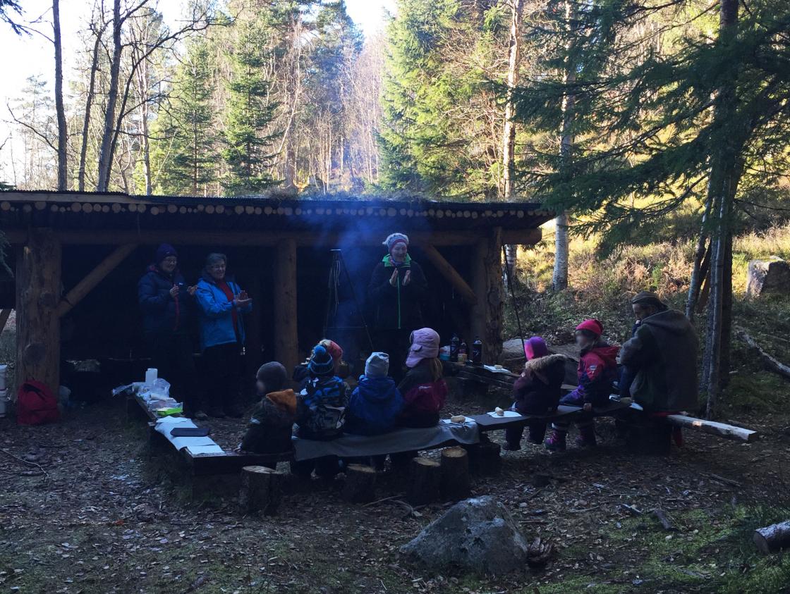 Barna synger en sang