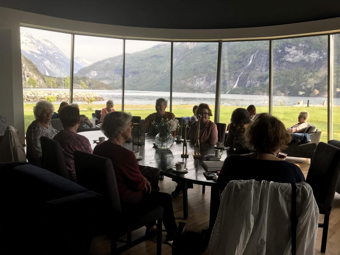 Klar for kveldsmat på Fjordhotellet.