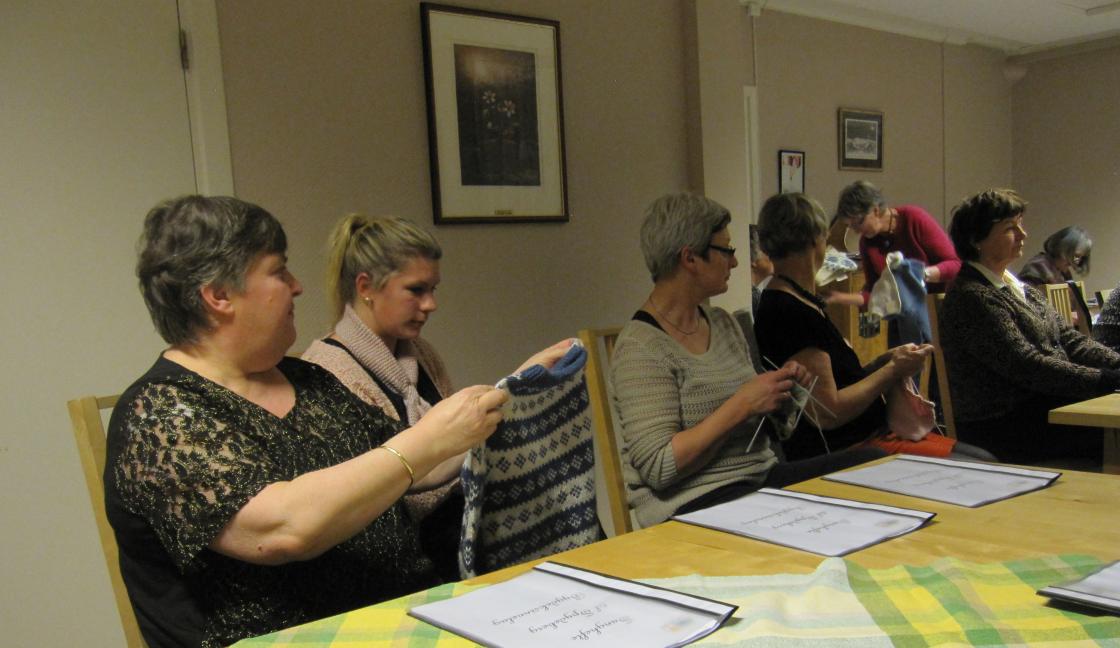 Strikketøyet var med