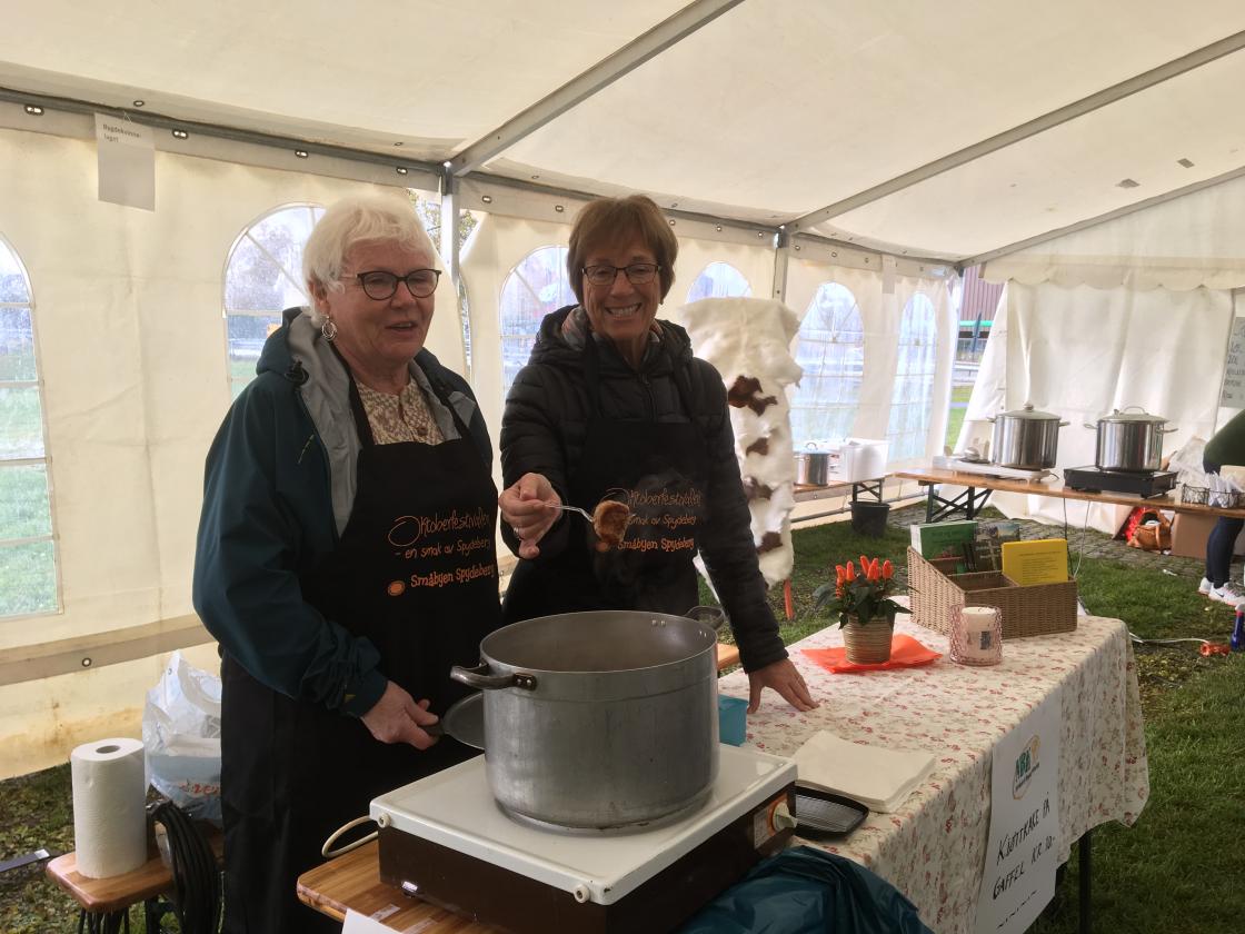 Kjøttkake på gaffel