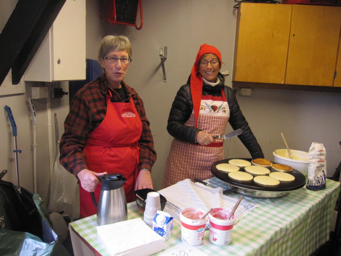 Liv og Kjersti steker sveler