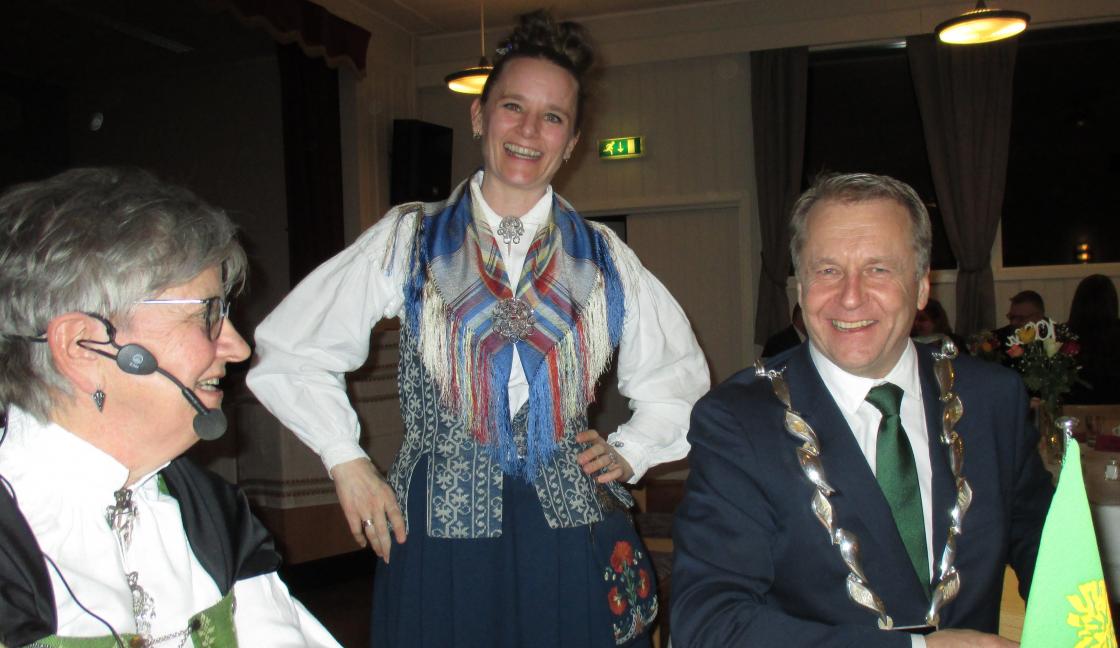 Leder Marit Hoff Lund, Marit Hauglid og Ordfører Saxe Frøshaug