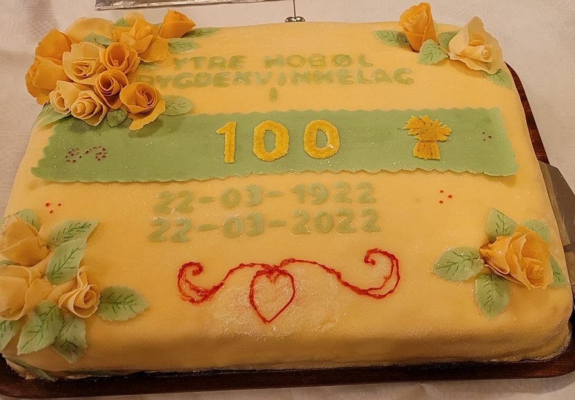 Solveig Geithung hadde bakt deilig marsipankake