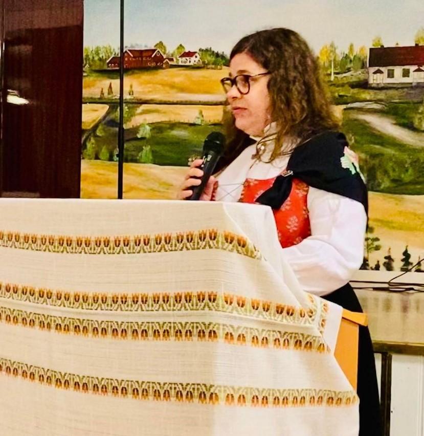 Nadja Stumberg kom med hilsninger og godord fra Østfold Bygdekvinnelag