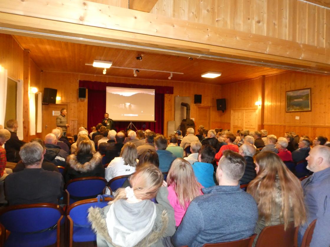 Fullt hus på premieren.