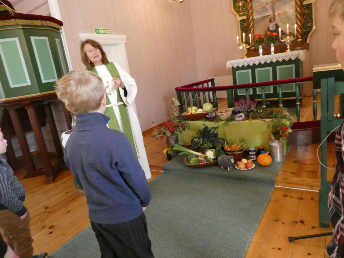 Sokneprest Helle Maria og barna