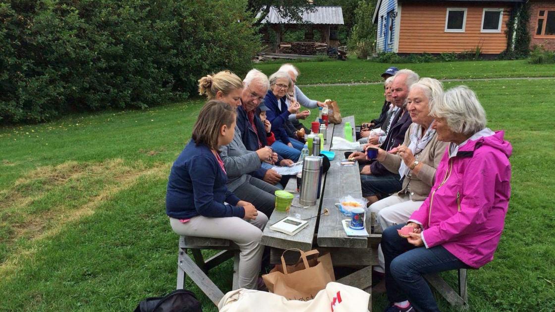 Pause for store og små.