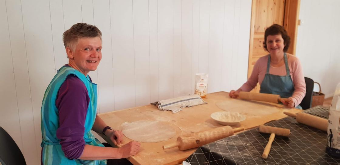 Brynhild og Liv - to erfarne bakstedeier