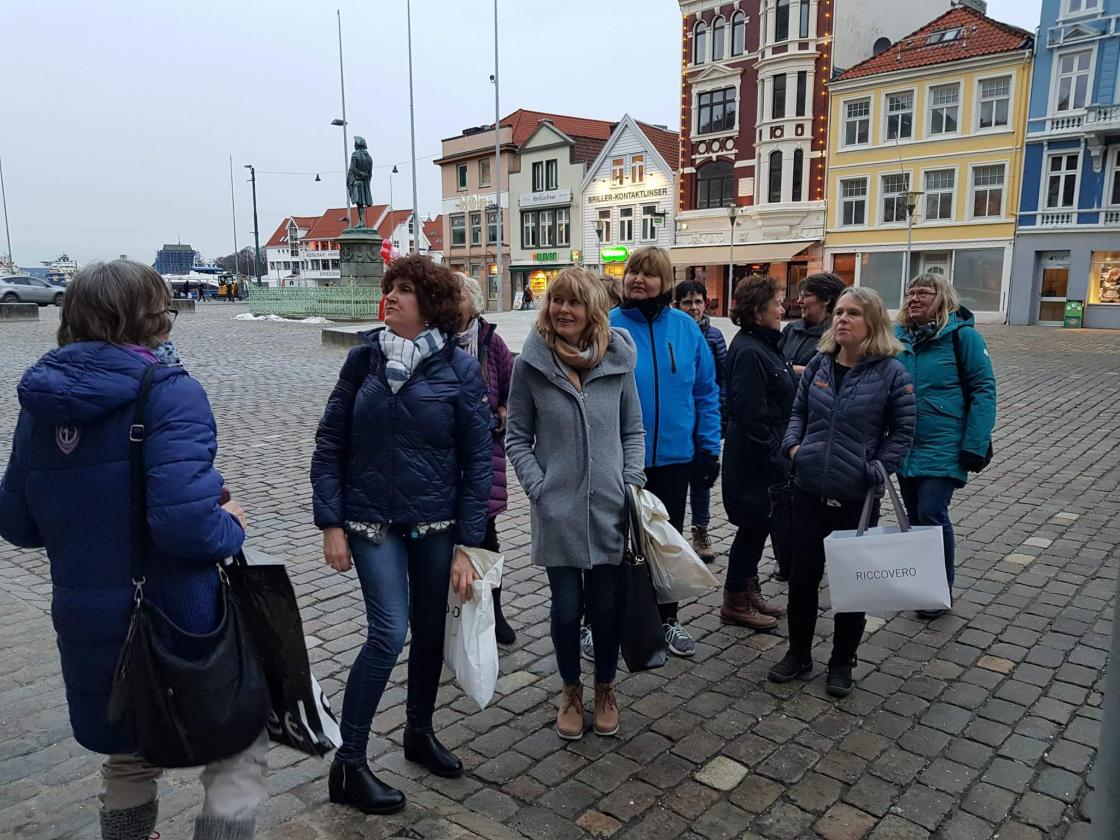 Svolten gjeng på Vågsallmenningen  Foto: Liv Spilde