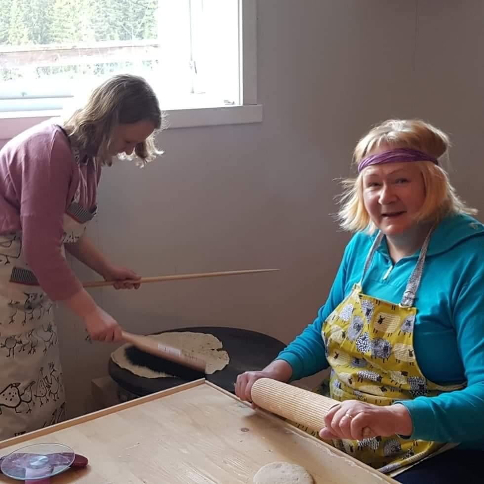 Maria har fått taket på krotakakebaking  foto: Liv Spilde