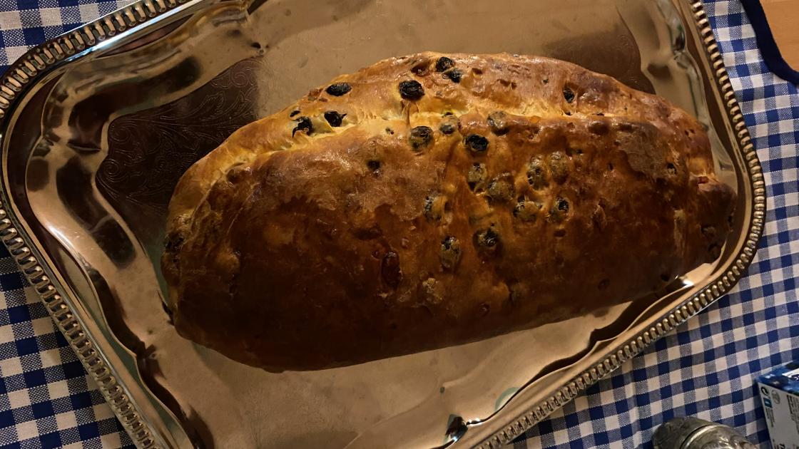 Stolle med rosiner og marsipan