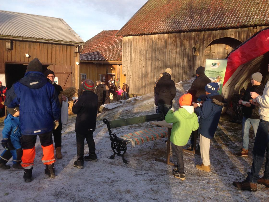 Mange koste seg både ute og inne på Vestre Bråte