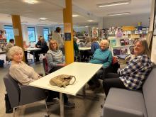 Blide damer klar til dyst.