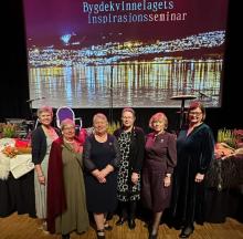 En dekorativ bukett fra Hillestad bygdekvinnelag på inspirasjonsseminaret