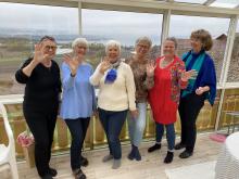 En glad gjeng tar fatt